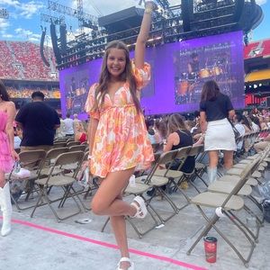 Meet your Posher, Courtney